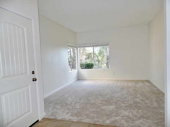 5th image of 2513 Manzana Way