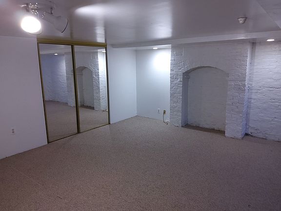 3rd image of 2833 Saint Paul St APT 1