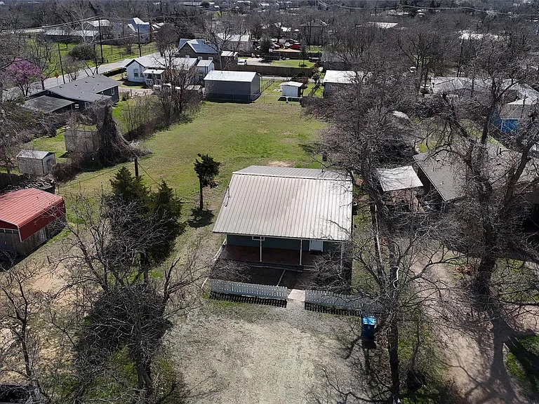 207 Harris St — Photo 18