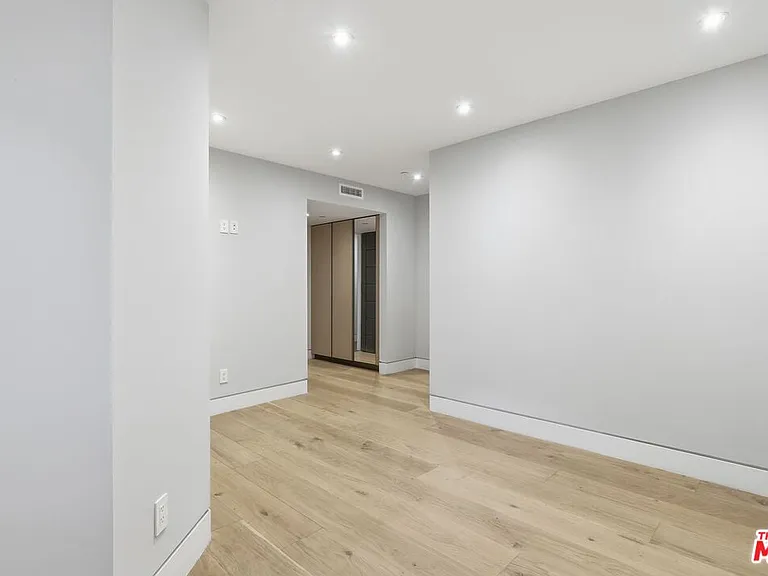 11769 Bellagio Rd — Photo 14