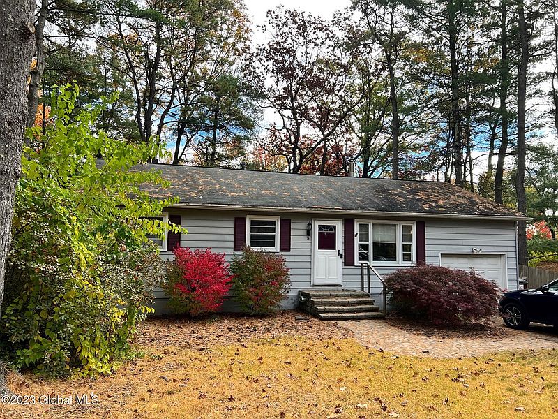 3rd image of 14 Pinewood Lane
