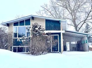 9901 S Prairie Rd, Grande Prairie, AB T8V3Z2