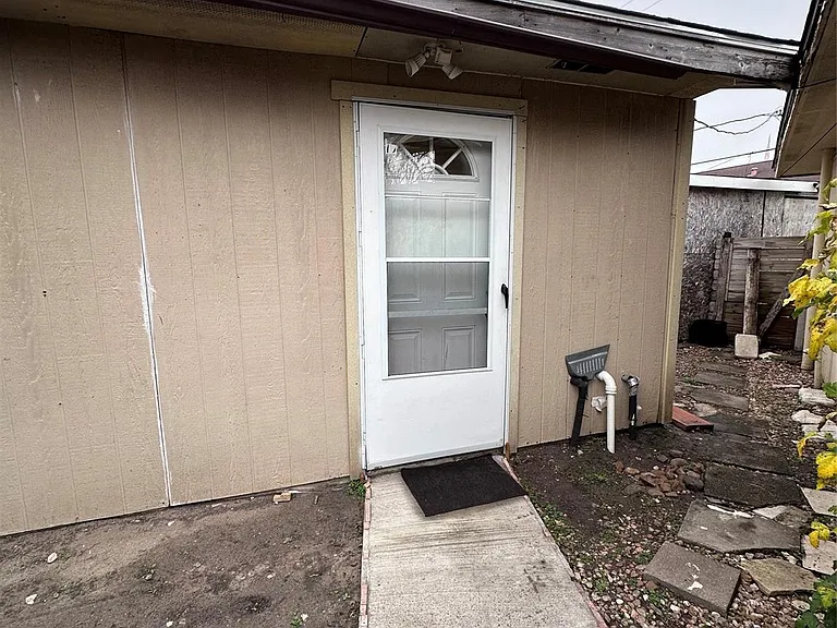 5530 Gatewood St #A — Photo 2