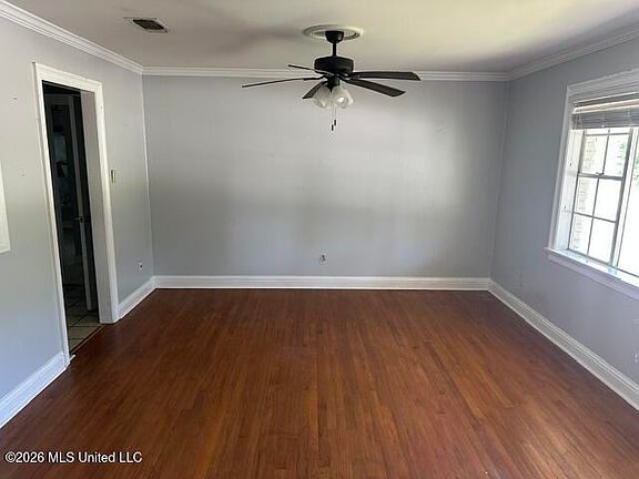 2nd image of 2117 Sandalwood Pl