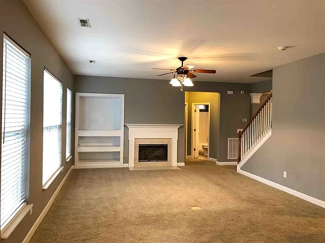 1010 Tanyard Springs Dr — Photo 7