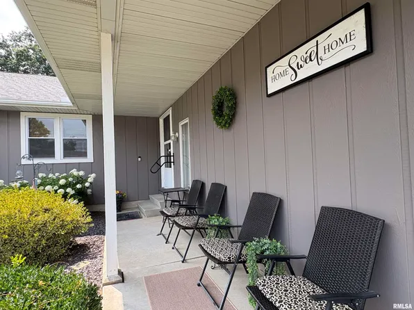 11B Appomatox Ave, Jacksonville, IL 62650