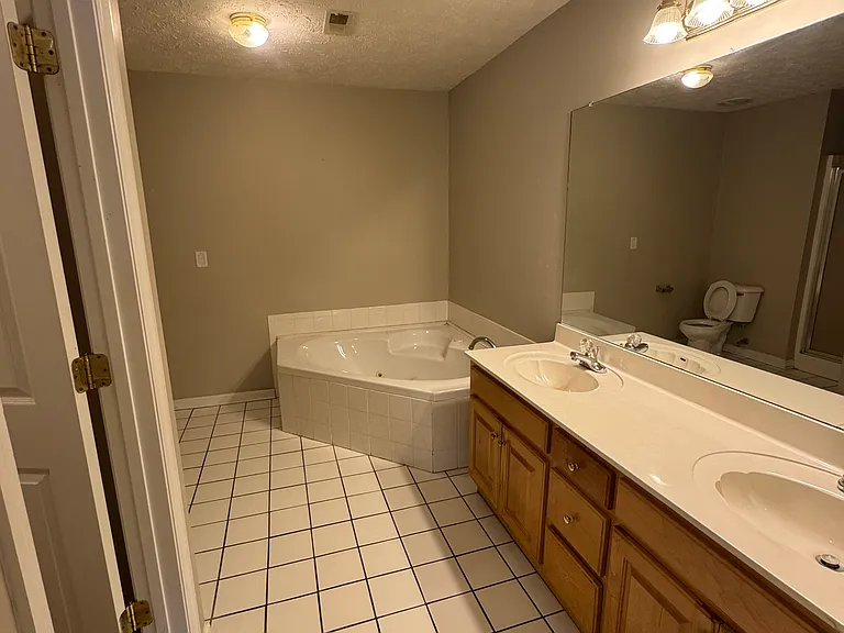 126 Crawford Dr — Photo 6