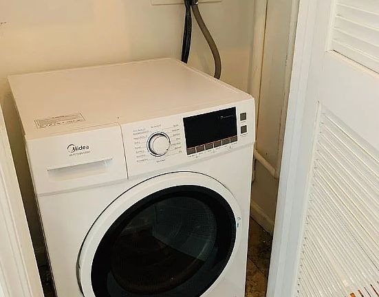 4th image of 1364 Constitution Ave NE APT 1