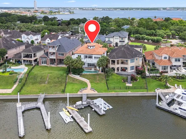 721 Harborside Way, Kemah, TX 77565