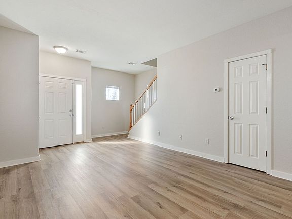 5th image of 309 Buffalo Dr Unit E