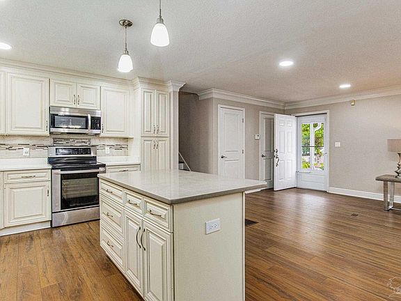 5th image of 4021 N 12th Ave