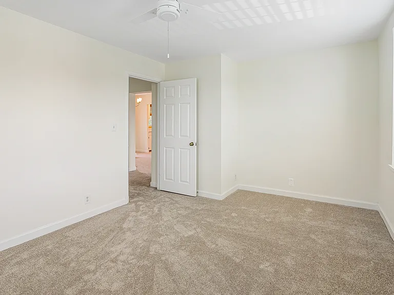 2820 S Abingdon St #C1 — Photo 21