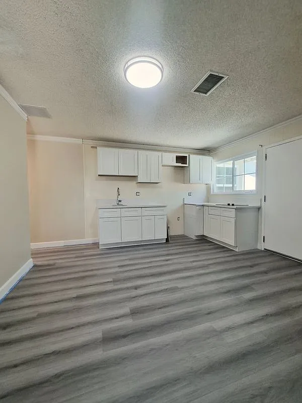 1 bed, 1.0 bath, 600 sqft, $1,600 — Photo 2