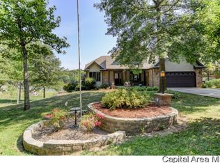 3600 Willow Rd, Taylorville, IL 62568