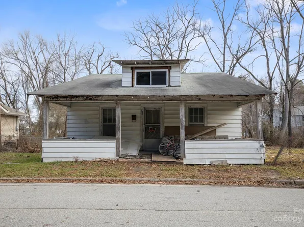 216 Spring St, Hendersonville, NC 28739