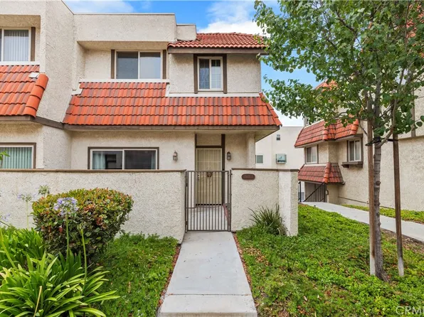 17955 River Cir APT 4, Santa Clarita, CA 91387