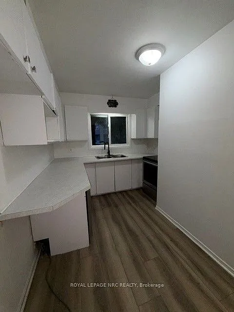 65 Dorchester Blvd — Photo 4