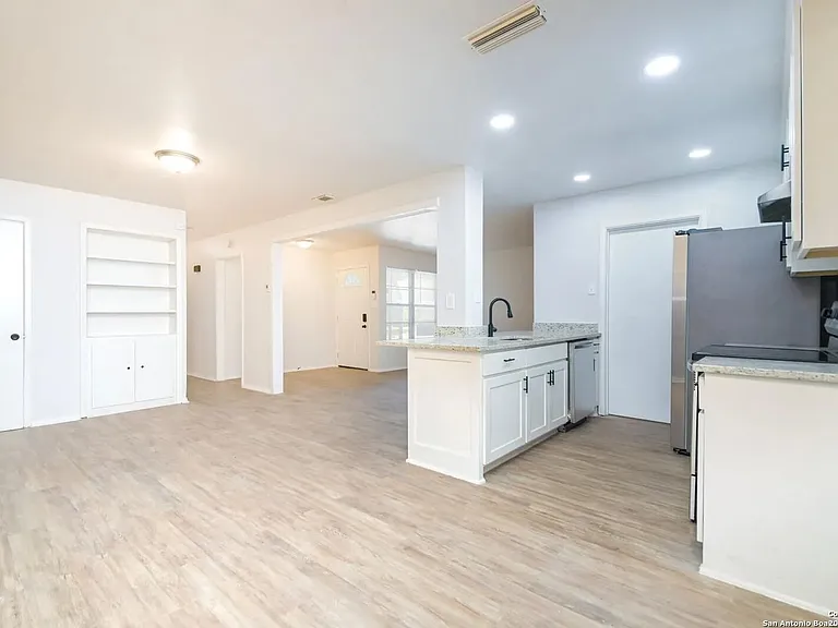 5915 Gabor Dr — Photo 5
