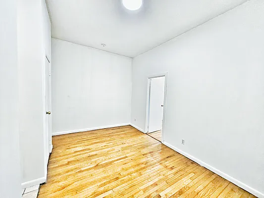 Rented by MAC Realty NY | media 6