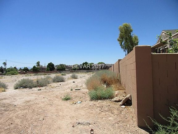 3rd image of 1625 Sandy Ln
