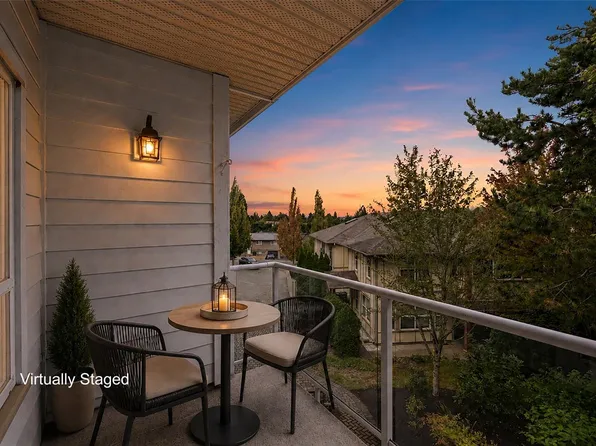 3915 Carey Rd #207, Saanich, BC V8Z 4E3