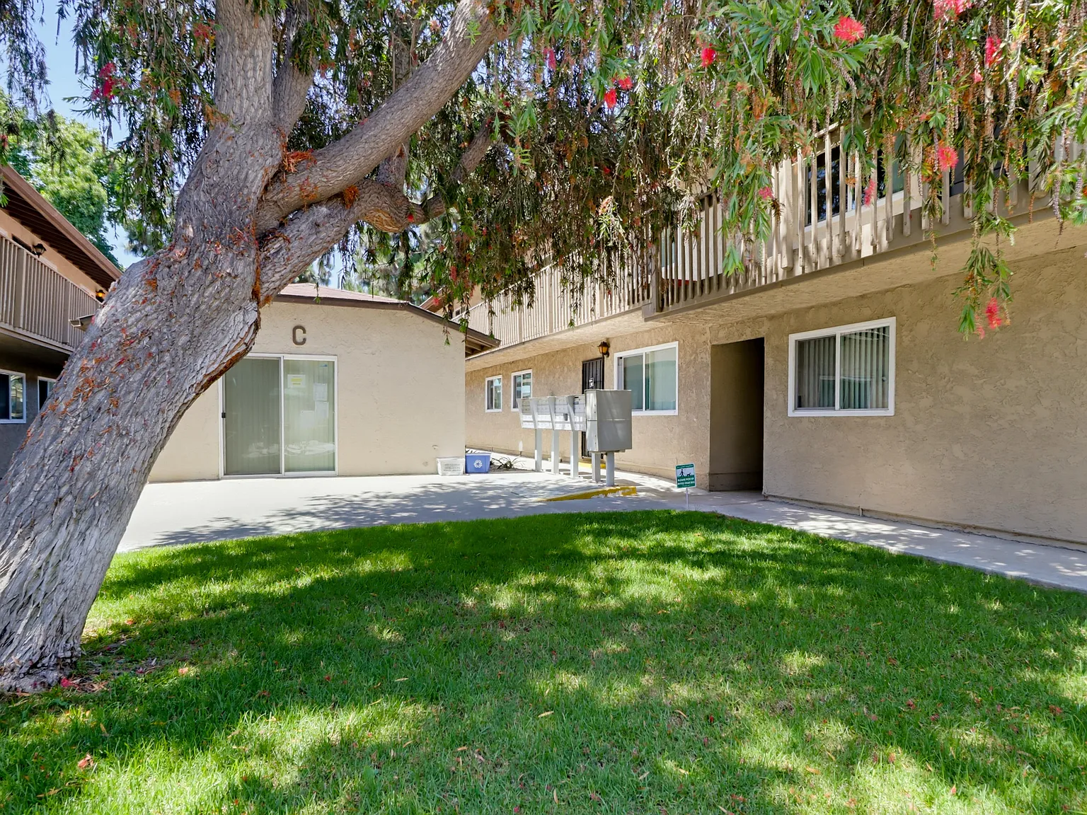 Moss Garden Apartments — Photo 2