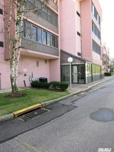 800 Willis Ave APT 108, Albertson, NY, 11507