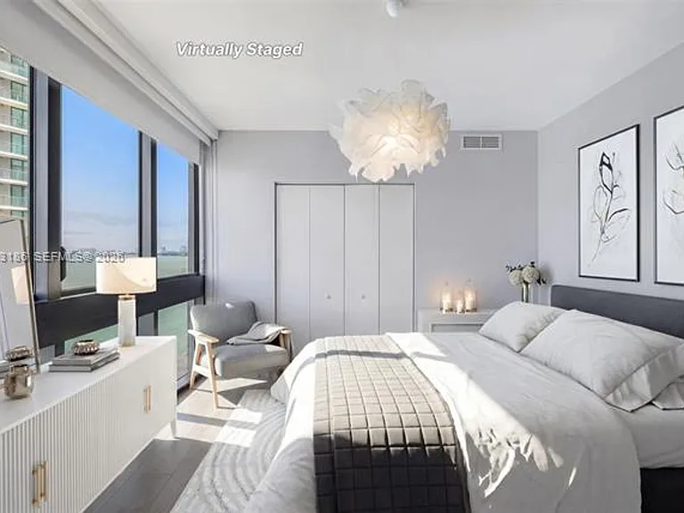 650 NE 32nd St #1107 — Photo 6