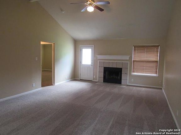 3rd image of 1215 Bluff Frst