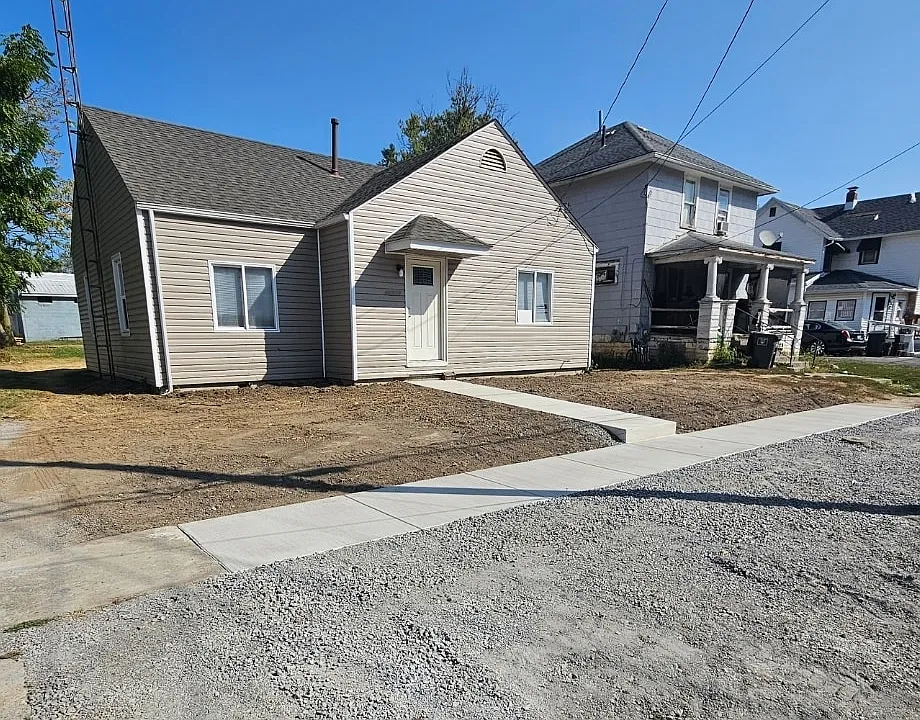 805 E Vine St