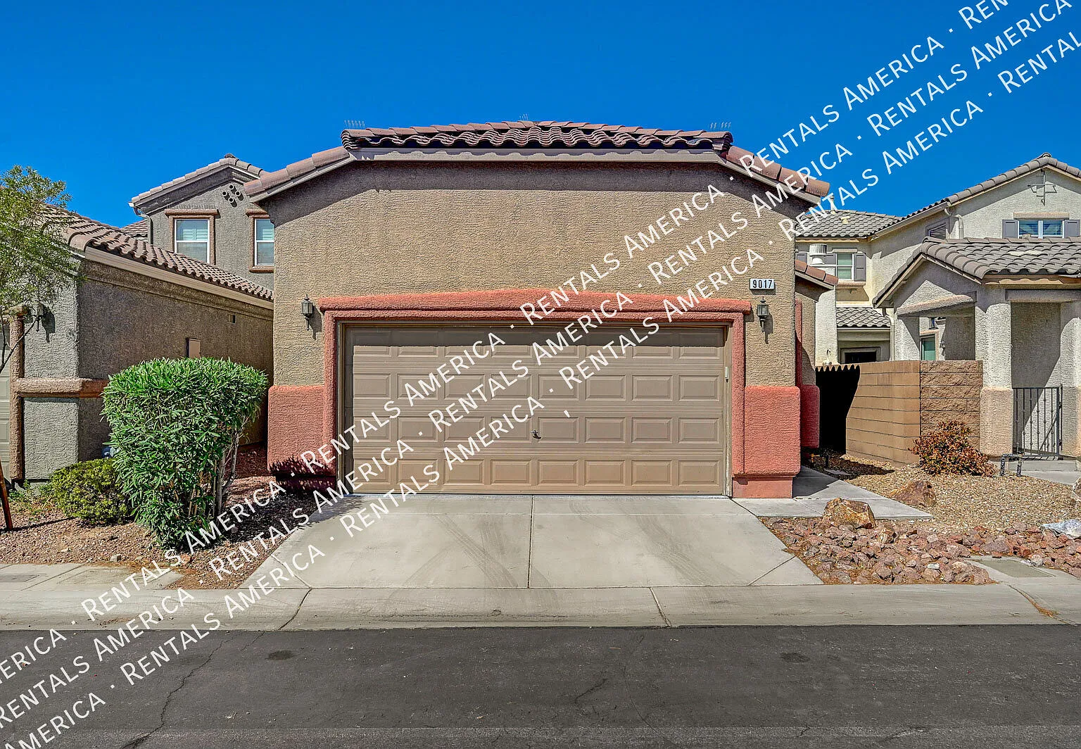 Available Now! Gorgeous Two-Story Home In Sw!! — Photo 1