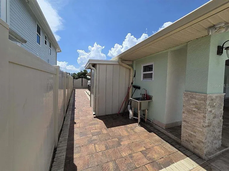3927 E Eden Roc Cir — Photo 22