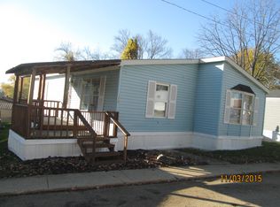 350 Lorraine Dr, Freeport, IL 61032
