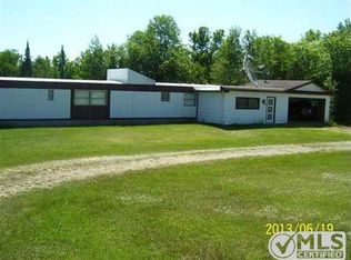 7296 J Rd, Escanaba, MI 49829