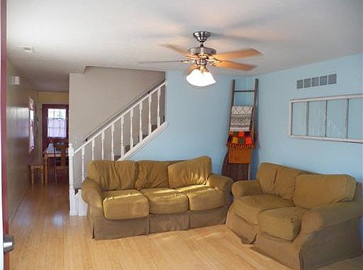 3rd image of 532 W Brown Ave