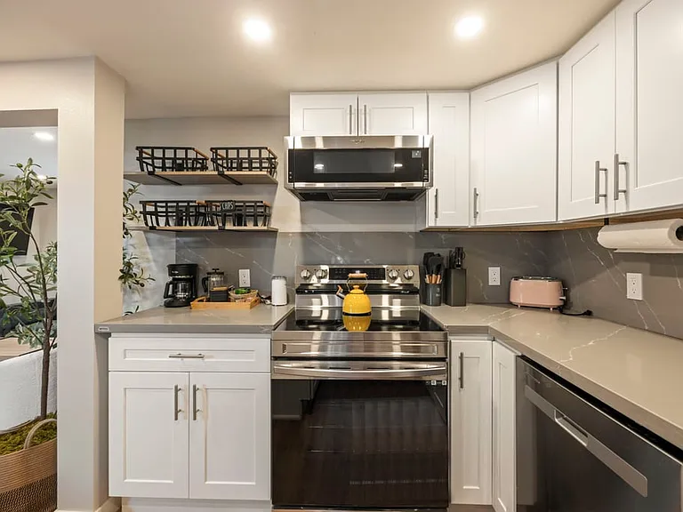 5116 S Brighton St #B — Photo 16