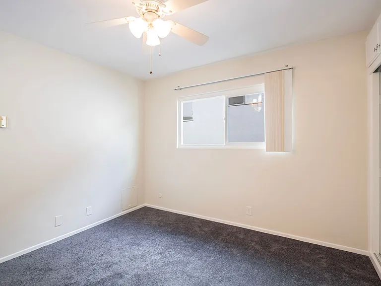 648 N Hayworth Ave — Photo 19