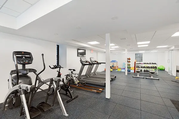 Sold by Nest Seekers International | media 13