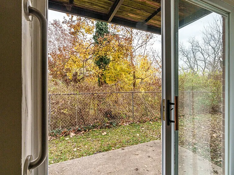 385 Harrison Ave — Photo 7