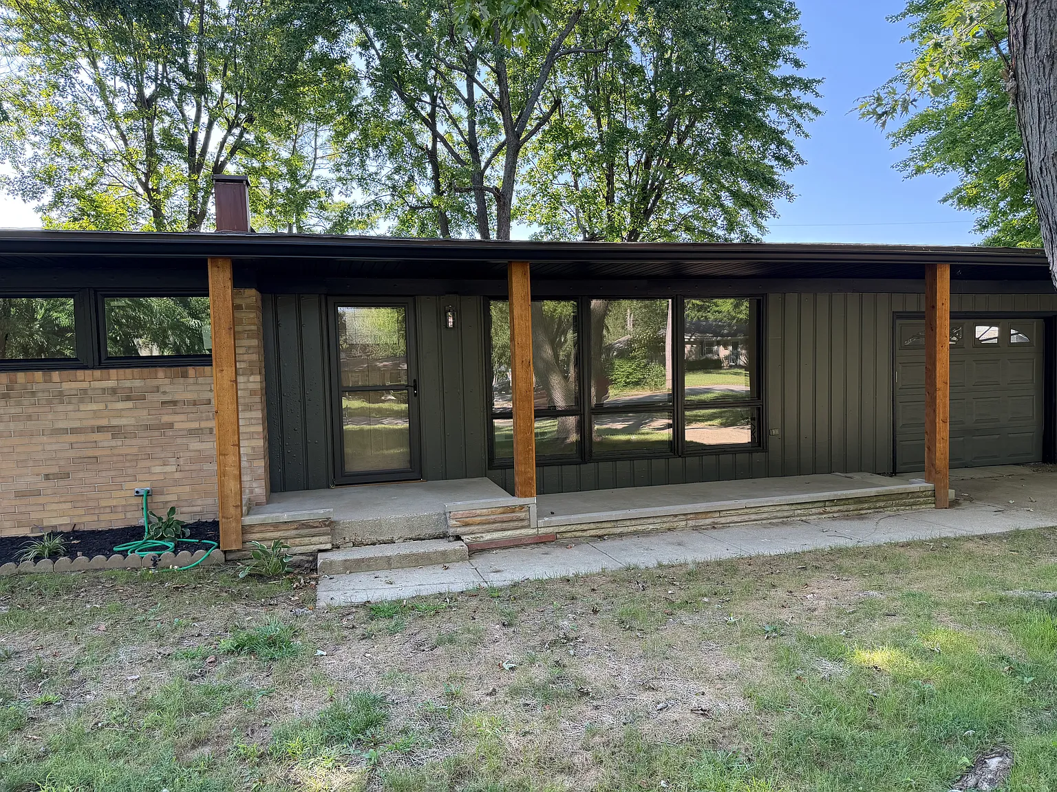 3 bed, 2408 sqft, $2,000 — Photo 4