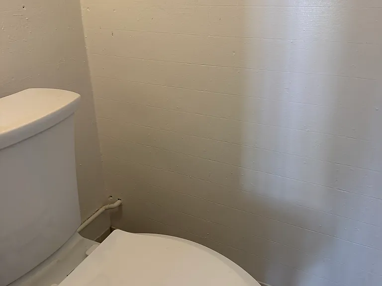 1/2 bath near front door so guests don't have to go through the bedrooms.