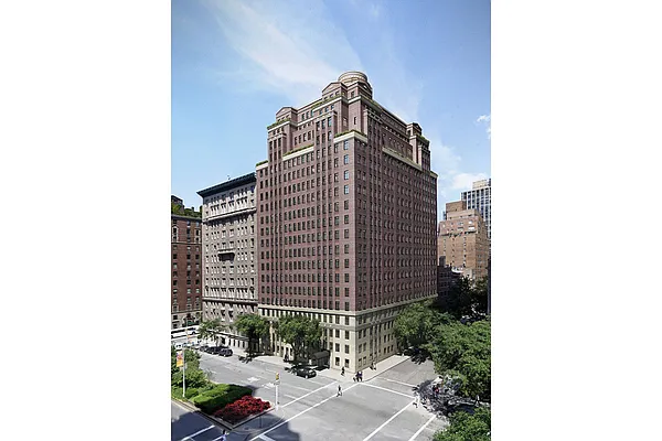 Sold by Christie's International Real Estate Group, LLC | media 15