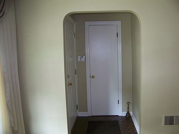 4th image of 1717 N Oak Park Ave