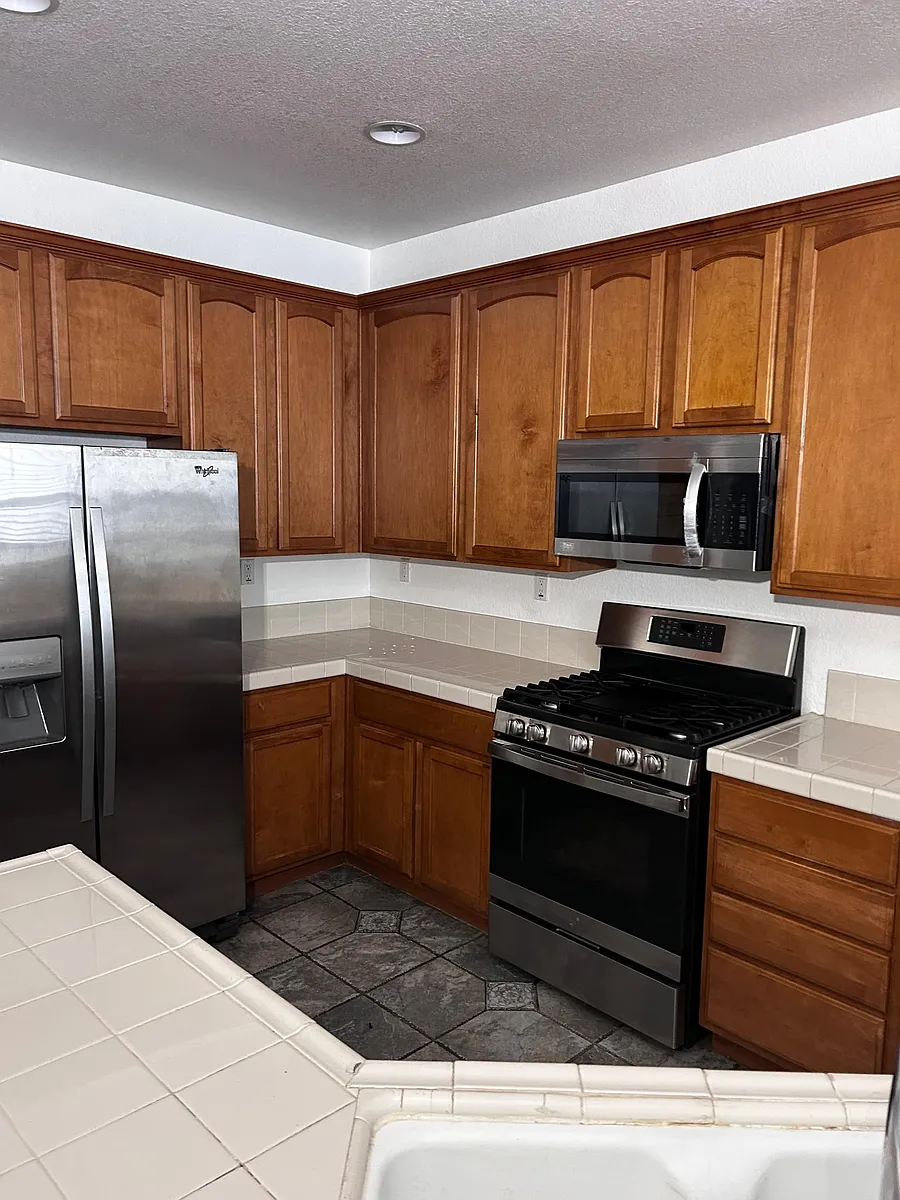Building Photo - 15329 Oak Tree Dr #110