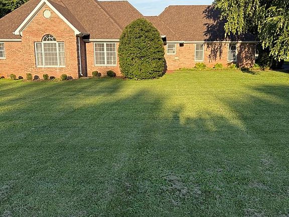 2nd image of 206 Fox Run Cir