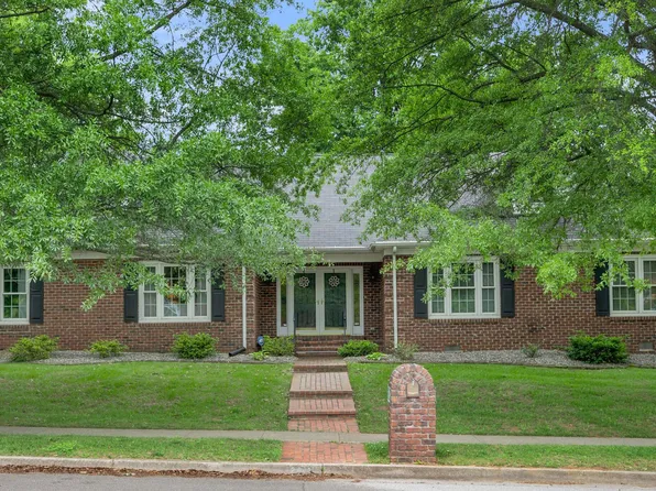 2441 Dogwood Trace Blvd, Lexington, KY 40514