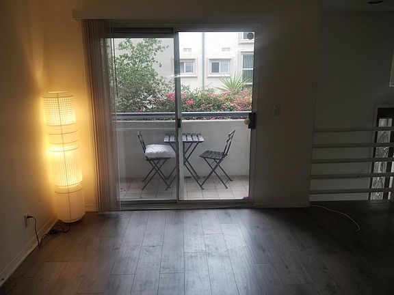 3rd image of 2321 Mira Vista Ave APT 2