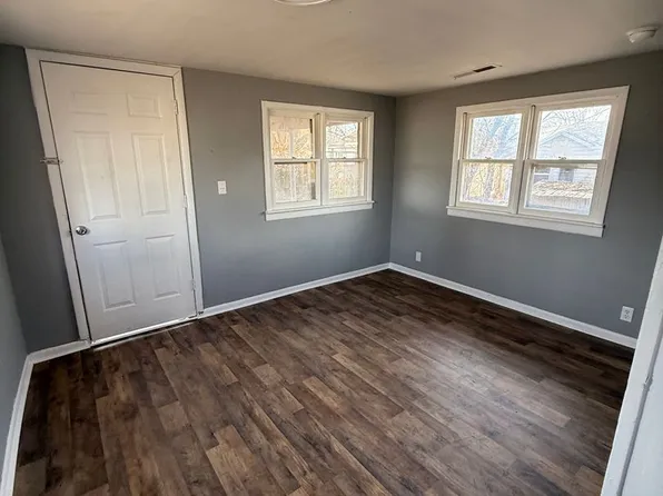 111 E Division St, Mount Vernon, MO 65712