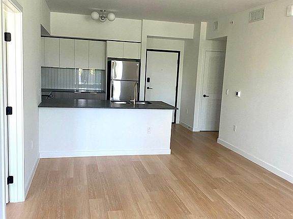 5th image of 11202 Biscayne Blvd #533