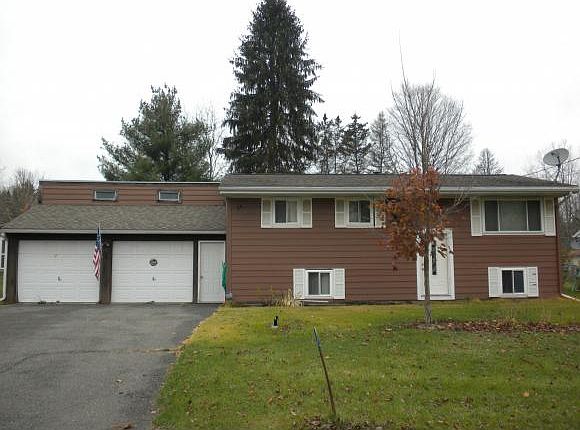 1st image of 8 Vandermark Dr